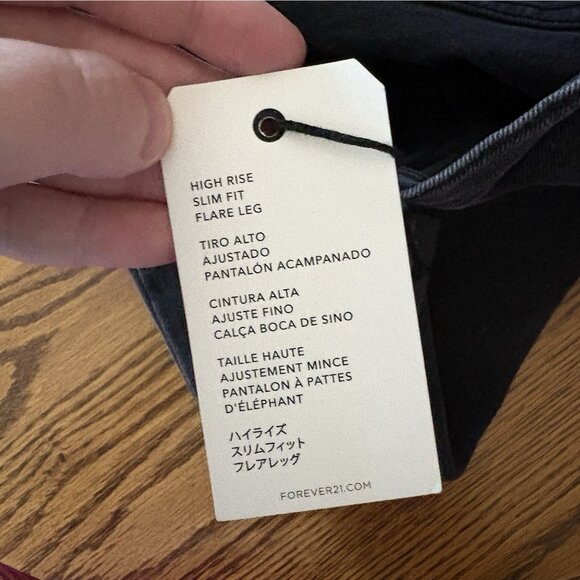 Forever 21 Womn 28 Washed Black Faux Feather Trim High Rise Flare Ankle Jean NWT - Picture 13 of 15